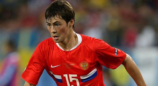 Diniyar Bilyaletdinov dengan seragam tim nasional Rusia