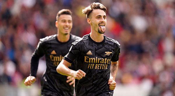 Fabio Vieira merayakan gol 