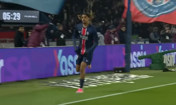 seorang pemain psg